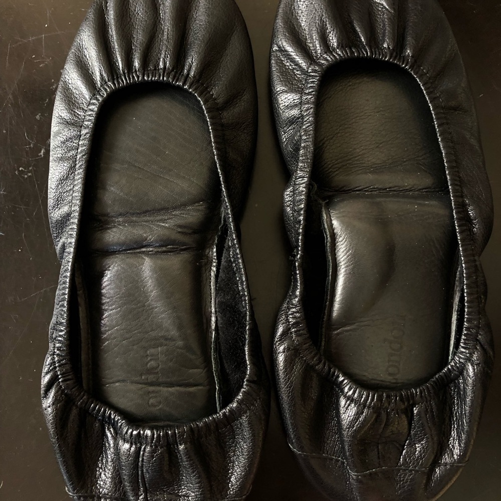 Sue London Black Leather Women’s Slippers Size 6 with case